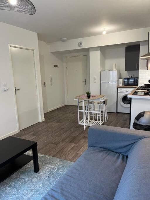 Appartement F2 De Haut Standing En Hypercentre Avec Jardin Prive A 270 M De La Gare De Mantes ! Экстерьер фото