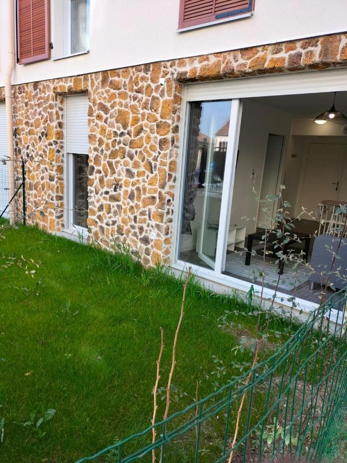 Appartement F2 De Haut Standing En Hypercentre Avec Jardin Prive A 270 M De La Gare De Mantes ! Экстерьер фото