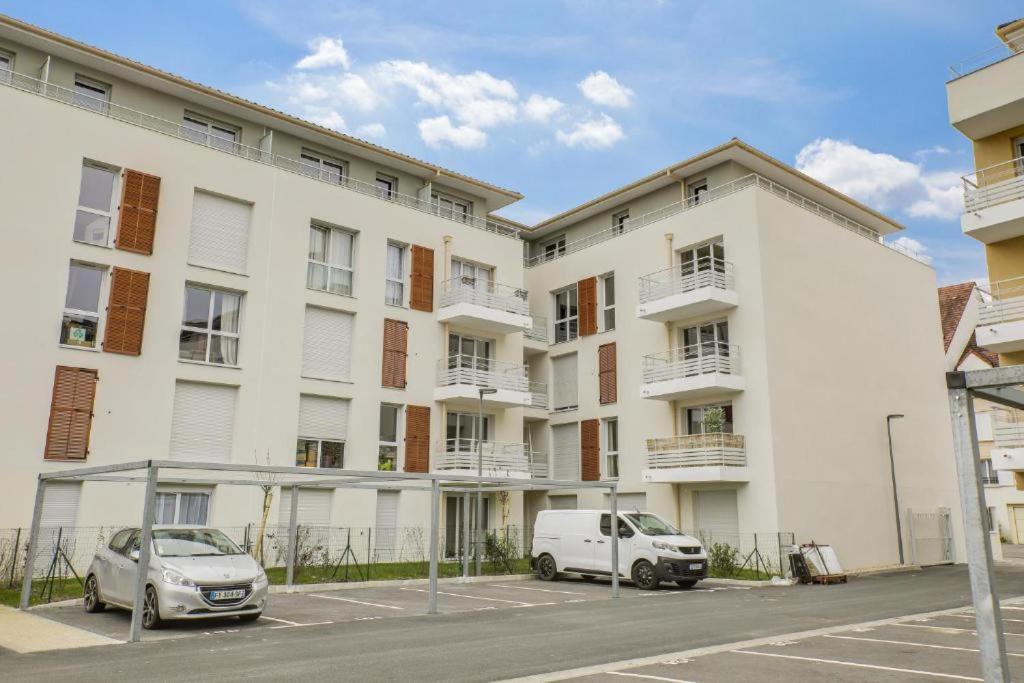 Appartement F2 De Haut Standing En Hypercentre Avec Jardin Prive A 270 M De La Gare De Mantes ! Экстерьер фото